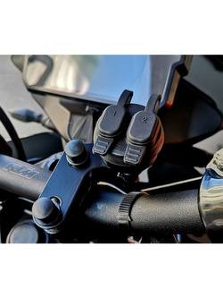 Ładowarka Dual USB Touratech z mocowaniem nad zaciskiem kierownicy 